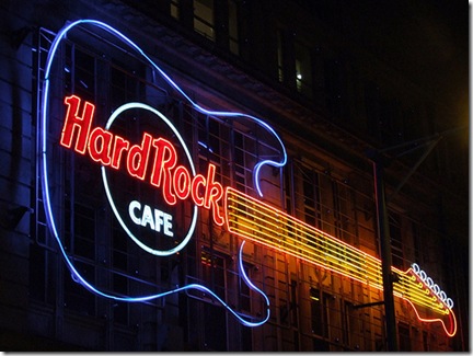 Ce type de guitares Hard Rock Cafe n'est pas conseillé pour débuter - Photo JootJoot